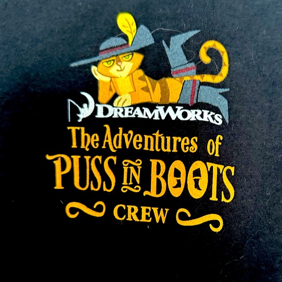 PUSS IN BOOTS UNISEX CREW SHIRT SIZE XL - Picture 2 of 6